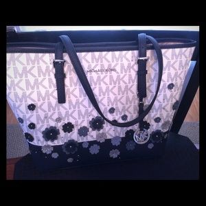 MK Jetset Travel Carryall Navy Tote Md